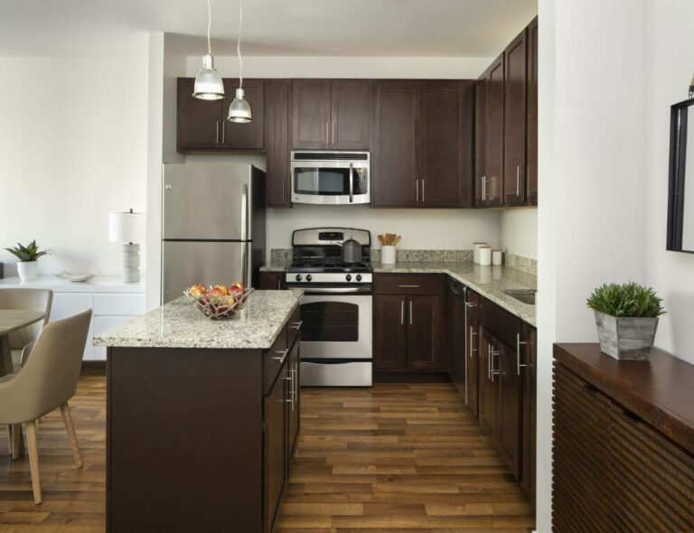 Stamford Apartments & Amenities 121 Towne Apartments