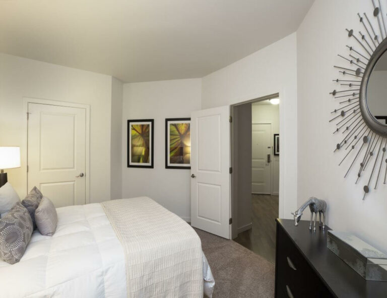 Stamford Apartments & Amenities 121 Towne Apartments